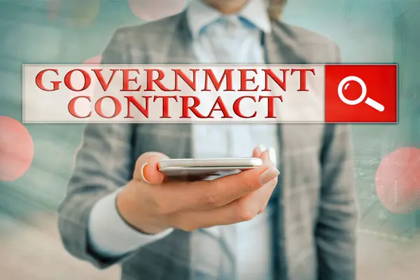 政府契約を示す概念的な手書き。行政にサービスを販売する契約プロセスを紹介するビジネス写真. — ストック写真