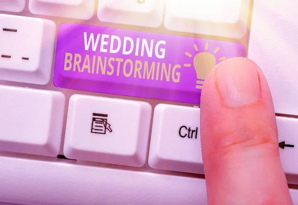 Segno di testo che mostra matrimonio Brainstorming. Foto concettuale Sposarsi in una crisi economica . — Foto Stock