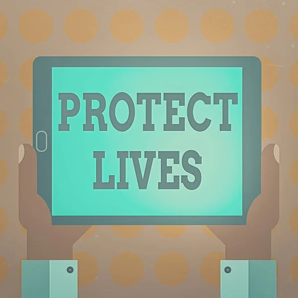 Szóírás szöveg Protect Lives. Üzleti koncepció fedezésére vagy védelmére expozíciós sérülés vagy megsemmisülés Hu elemzés Kézi gazdaság üres képernyő Tablet Smartphone Display Unit photo. — Stock Fotó