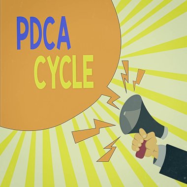 Metin işareti Pdca döngüsünü gösteriyor. Male Hu Analiz El Tutma Megafonu Bağırma ve Boş Konuşma Baloncuğu 'nu kontrol etmek ve devam ettirmek için kavramsal fotoğraf kullanımı.