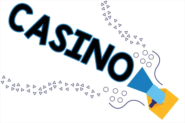 Parola di scrittura del testo Casino. Concetto di business per un edificio in cui i giochi in particolare roulette e giochi di carte sono giocati Megafono che esce da una busta aperta annunciando parlare e parlare . — Foto Stock