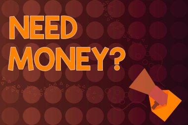 Kelime yazma metni Para Sorusu Gerekiyor. Birine paraya mı yoksa ikramiyeye mi ihtiyacı olduğunu sormak için iş konsepti. Açık bir zarftan kredi megafonu al, konuş ve konuş..