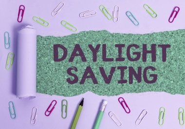 Gün Işığı Tasarruf 'u gösteren not yazıyorum. Verileri korumak için kullanılabilecek iş fotoğrafı depolama teknolojileri.