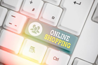 Çevrimiçi Alışveriş için el yazısı metni. Kavram anlamı, tüketicilerin ürünlerini İnternet üzerinden satın almalarına izin verir.