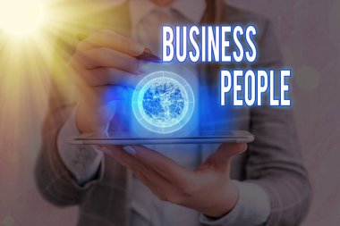 İş Adamları 'nı gösteren bir mesaj. İş dünyasında çalışan kavramsal fotoğrafçılar, özellikle NASA tarafından desteklenen bu görüntünün yönetici seviyesinde çalışanlar..