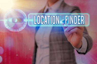 Konum Bulucu 'yu gösteren not yazılıyor. İş fotoğrafı gösterimi Seçili bir yerin adresini bulmak için bir servis.