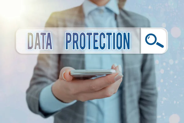 Scrittura concettuale a mano che mostra la protezione dei dati. Mostra fotografica di affari Protegga indirizzi IP e i dati individuali da software dannoso . — Foto Stock