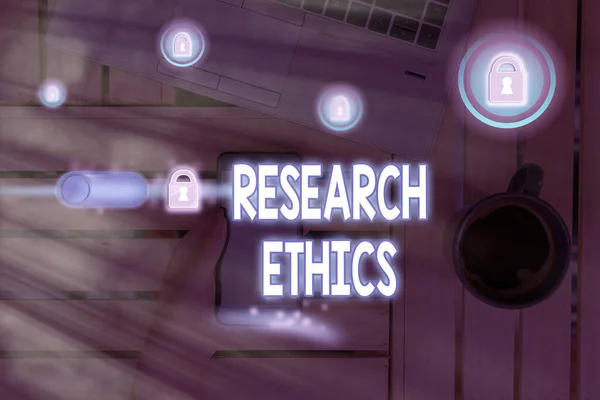 Znak tekstowy pokazujący etykę badań. Fotografia koncepcyjna zainteresowana analizą zagadnień etycznych, które podniosły . — Zdjęcie stockowe