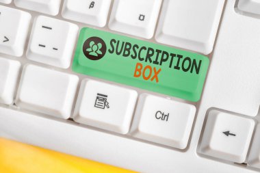 Kelime yazma metin abonelik kutusu. Düğmeye tıkladığınızda iş konsepti site hakkında haberler veya videolar alacaktır.