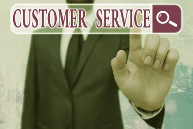 Müşteri hizmetlerini gösteren bir not yazıyorum. Müşteri memnuniyetini ürünle sağlama amaçlı iş fotoğrafı gösterme süreci.