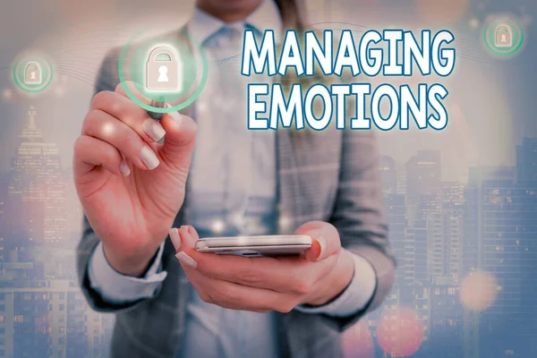 Εννοιολογική γραφή χεριών που δείχνει Διαχείριση Συναισθημάτων. Business photo text Έλεγχος συναισθημάτων στον εαυτό σας Διατηρήστε ψυχραιμία. — Φωτογραφία Αρχείου