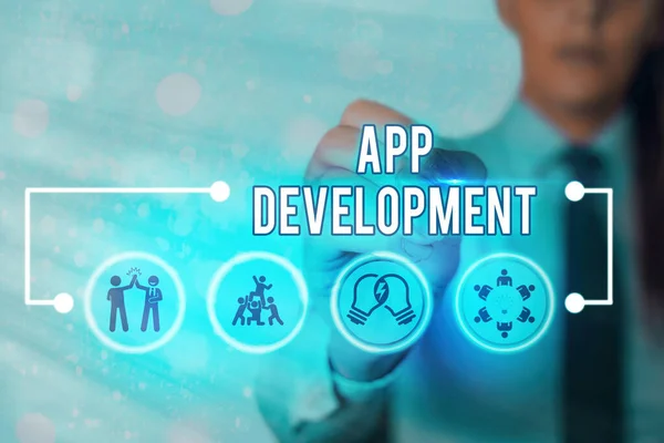 Az alkalmazásfejlesztést bemutató jegyzet. Üzleti fotó bemutató Fejlesztői szolgáltatások fantasztikus mobil és webes élmények. — Stock Fotó