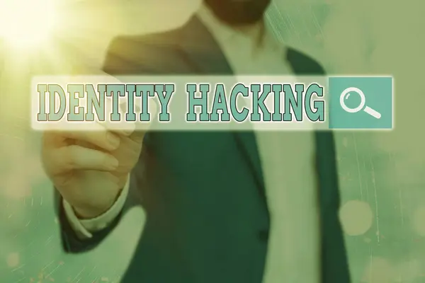 Texto de caligrafia Identity Hacking. Conceito que significa criminoso que roubar suas informações individuais usando malware . — Fotografia de Stock