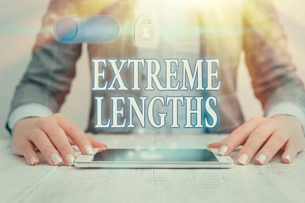 Schrijfbriefje met Extreme Lengtes. Zakelijke foto presentatie Maak een grote of extreme inspanning om iets beter te doen. — Stockfoto