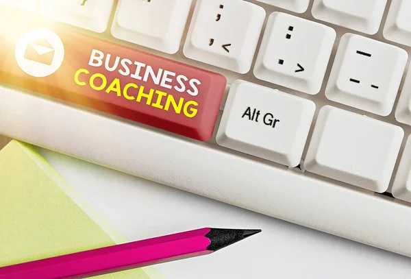 Sms-bord met Business Coaching. Conceptuele foto Medewerkers helpen actiever te worden Een expert raadplegen. — Stockfoto
