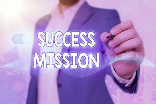 Texto de escritura de palabras Success Mission. Concepto de negocio para hacer el trabajo de manera perfecta sin errores Tarea hecha . — Foto de Stock