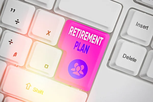 退職計画を示すテキスト記号。仕事をやめたときに使うためにお金を節約する概念的な写真. — ストック写真
