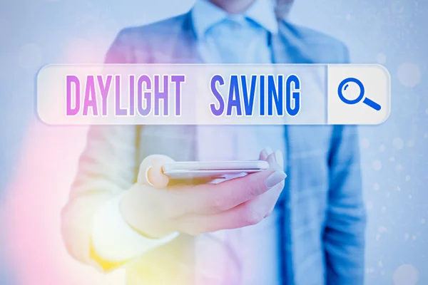 Escrita de mão conceitual mostrando Daylight Saving. Foto de negócios mostrando tecnologias de armazenamento que podem ser usadas para proteger dados . — Fotografia de Stock