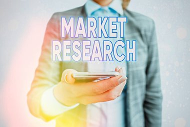 Piyasa araştırmasını gösteren kavramsal el yazısı. İş fotoğraflarının sergilenmesi Tüketiciler hakkında bilgi toplama eylemi.