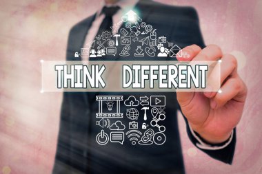 El yazısı metni. Farklı düşün. Düşüncelerinizle ya da tutumlarınızla eşsiz olun. Değişim rüzgarı..