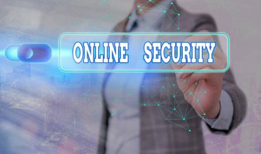 Çevrimiçi Güvenliği gösteren bir not yazıyorum. İnternetteki saldırılara karşı korunmak için iş fotoğrafı gösterme kuralları.