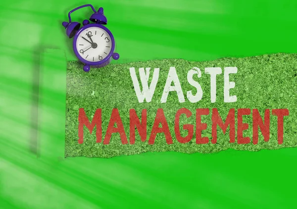 Nota di scrittura che mostra la gestione dei rifiuti. Le foto aziendali che mostrano le azioni necessarie gestiscono l'inizio della spazzatura fino allo smaltimento finale . — Foto Stock