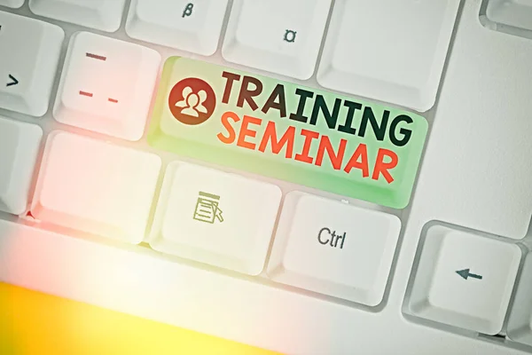 Tekst schrijven Training Seminar. Bedrijfsconcept voor academisch onderwijs Formele presentatie van een onderzoek. — Stockfoto