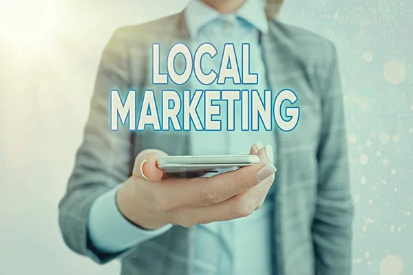 Ecriture conceptuelle montrant le marketing local. Photo d'affaires montrant une entreprise locale où un produit achète et vend dans la base de la région . — Photo