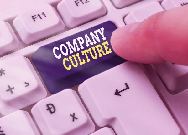 회사 문화를 보여 주는 문자 표지판. 개념 사진 고용인들 이 일하는 환경 과 요소들. — 스톡 사진