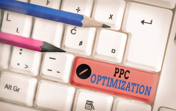 Handschrift tekstschrijven Ppc Optimalisatie. Concept betekent Verbetering van zoekmachine platform voor betalen per klik. — Stockfoto