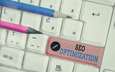 El yazısı Seo Optimizasyonu. Web sitesinin veya sayfanın çevrimiçi görünürlüğünü etkileme süreci.