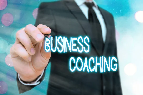 Woord schrijven tekst Business Coaching. Bedrijfsconcept om werknemers te helpen actiever te worden Raadpleging van een expert. — Stockfoto