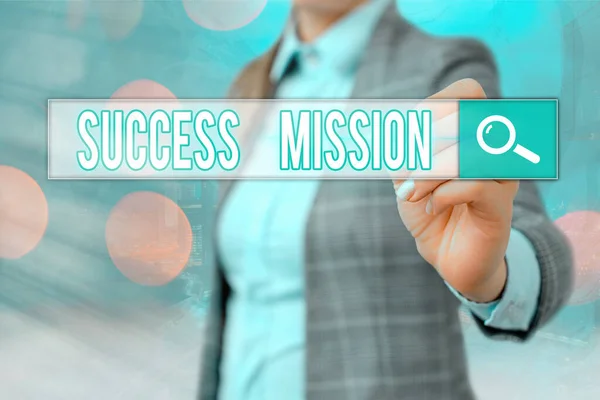 Texto de escritura de palabras Success Mission. Concepto de negocio para hacer el trabajo de manera perfecta sin errores Tarea hecha . — Foto de Stock