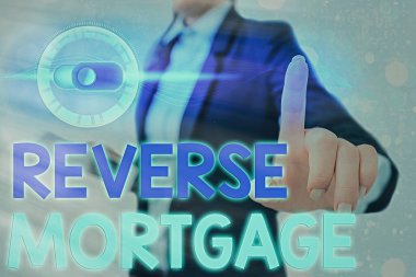 Ters ipoteği gösteren kavramsal el yazısı. Yaşlılara iş fotoğrafı gösterme kredisi, altmışlı yaşların üstünde ve yaşlılar iade edilecek..