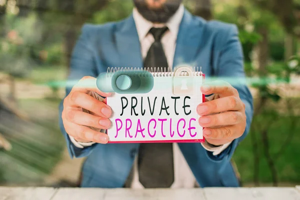 Nota di scrittura che mostra la pratica privata. Foto aziendale che mostra il lavoro del professionista come esaminatore o avvocato . — Foto Stock