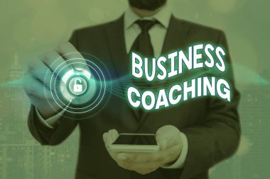 El yazısı iş koçluğu. Kavram demek, çalışanlara danışmanlık yaparak daha aktif hale gelmelerine yardımcı olmak demektir..