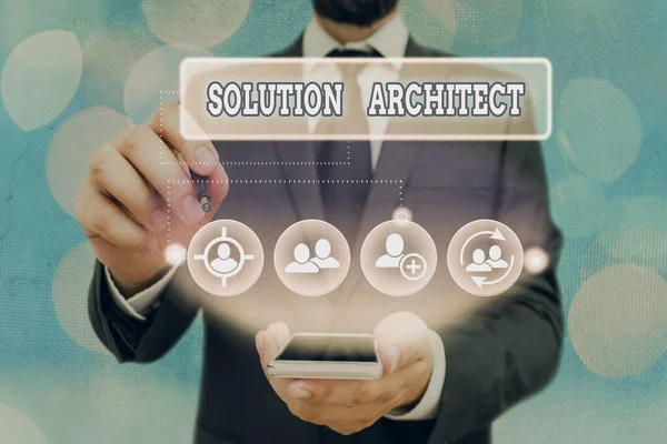 Signo de texto que muestra Solution Architect. Diseño de aplicaciones o servicios dentro de una organización . — Foto de Stock