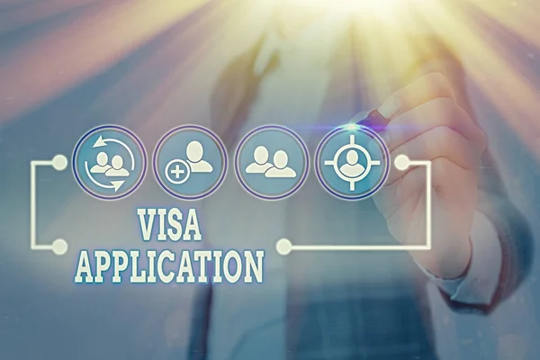 Písemná poznámka zobrazující žádost o vízum. Obchodní fotografie předvádění Formulář požádat o povolení cestování nebo žít v jiné zemi. — Stock fotografie