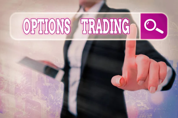 Kirjoittaminen huomautus osoittaa Options Trading. Business valokuva esittelee eri vaihtoehtoja tehdä tavaroita tai palveluja levitä maailmanlaajuisesti . — kuvapankkivalokuva