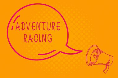 Macera Yarışı 'nı gösteren kavramsal el yazısı. Bilinmeyen kurs üzerinden yön bulma içeren iş metni disiplin sporu Şeffaf Konuşma Kabarcığı Parlatma simgesi ve Taslak Megafon.