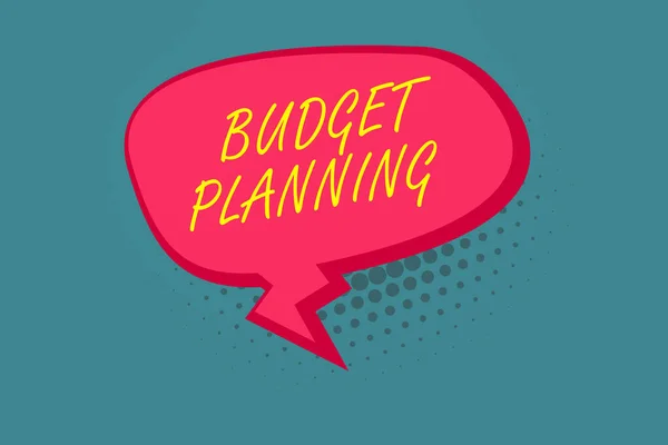 Writing note showing Budget Planning. Business photo showcasing The written description about current and future expenses Blank Oblong Halftone Speech Bubble Zigzag Tail and Shade. — Stock Photo, Image