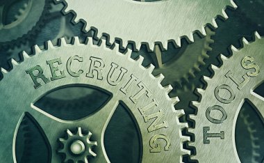 İşe alım araçlarını gösteren kavramsal el yazısı. Şirketinize internet ya da reklamlarla yeni yetenekler kazandıran iş fotoğrafı metinleri.