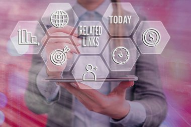 İlgili bağlantıları gösteren metin işareti. Bir Web Sayfası Çapraz referans Hotlinks Hyperlinks içinde kavramsal fotoğraf web sitesi.