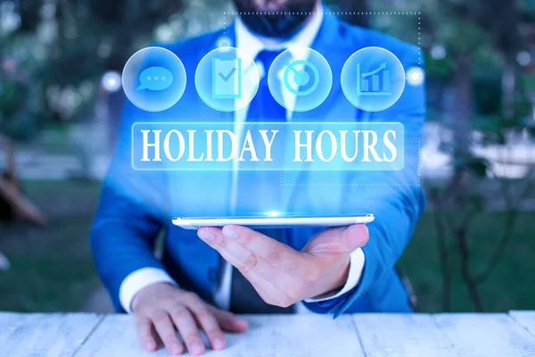 Texto de escritura Horario de vacaciones. Concepto que significa Horario 24 o 7 Medio Día Hoy Último Minuto Cierre Tardío . — Foto de Stock