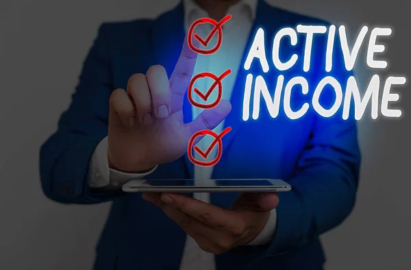 Tekst schrijven Active Income. Bedrijfsconcept voor royalty 's Salarissen Pensioenen Financiële Beleggingen Tips. — Stockfoto