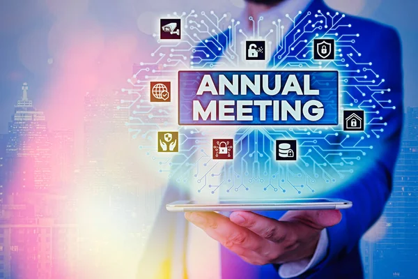 Tekstbord met jaarvergadering. Conceptuele foto Jaarlijkse bijeenkomst van een organisatie geïnteresseerde aandeelhouders. — Stockfoto