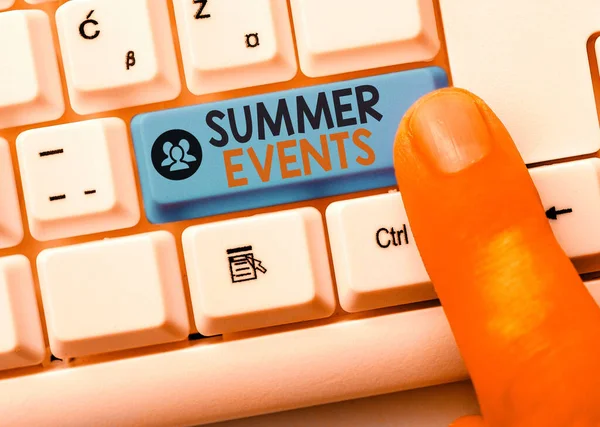 Conceptuele hand schrijven zomer evenementen te tonen. Zakelijke foto tekst viering gebeurtenissen die neemt plaats tijdens zomertijd. — Stockfoto