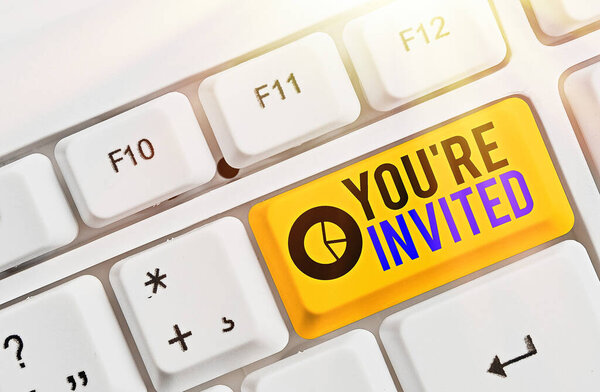 Пишу записку, показывающую твое повторное приглашение. Пожалуйста, присоединяйтесь к нам в нашем празднике Добро пожаловать
.