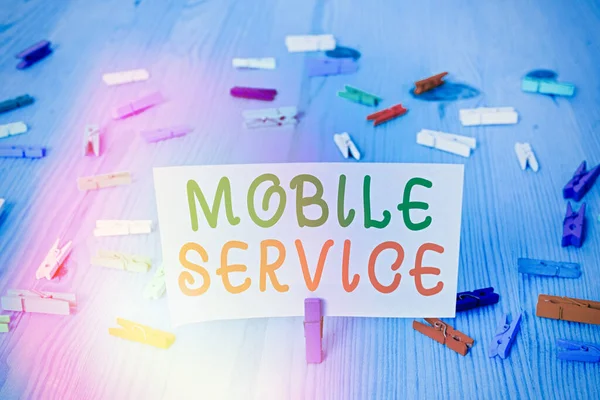 Conceptueel handschrift met Mobile Service. Zakelijke foto tekst Radio communicatie nut tussen mobiele en grondstations. — Stockfoto
