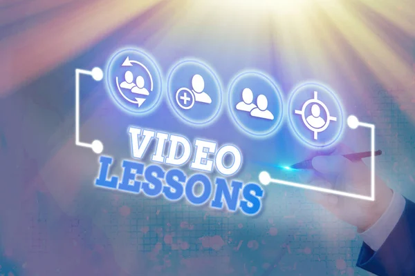 Escrevendo nota mostrando aulas de vídeo. Foto de negócios mostrando material de Educação Online para um tópico Visualização e aprendizagem . — Fotografia de Stock